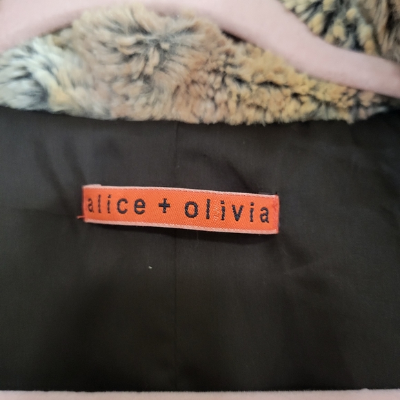 Alice + Olivia faux fur open vest brown tones - Picture 3 of 5